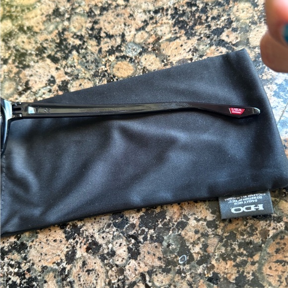 Oakley Manorburn - Picture 9 of 9